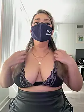 Emmy_Foxx – webcam model profile photo Image 2