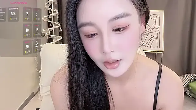 ChloeDevine – webcam model profile photo Image 17