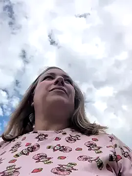 AmyBelmontt – webcam model profile photo Image 10