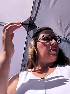 AmyBelmontt – webcam model profile photo Image 4