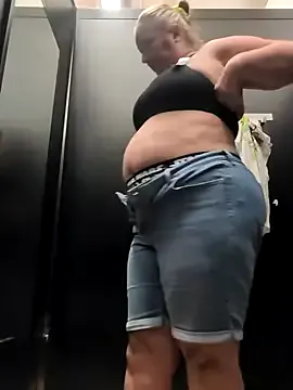 AmyBelmontt – webcam model profile photo Image 6