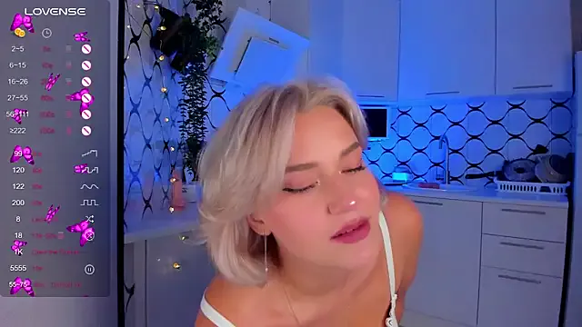 AmyBelmontt – webcam model profile photo Image 9