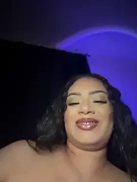 EmyLana – webcam model profile photo Image 12