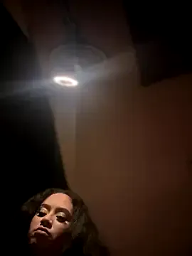 EmyLana – webcam model profile photo Image 15