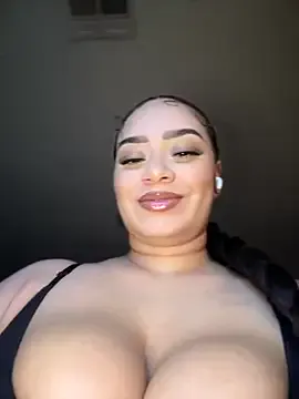 EmyLana – webcam model profile photo Image 6