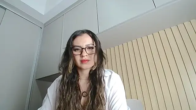 AmyBelmontt – webcam model profile photo Image 5