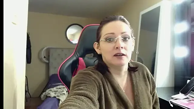 LyraCarvajal – webcam model profile photo Image 2