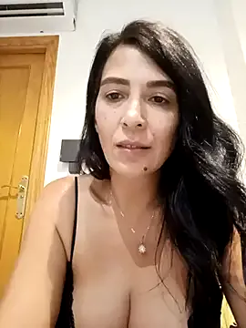 AmyBelmontt – webcam model profile photo Image 13