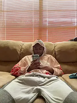 SophieMaeve – webcam model profile photo Image 4