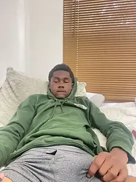 SophieMaeve – webcam model profile photo Image 9