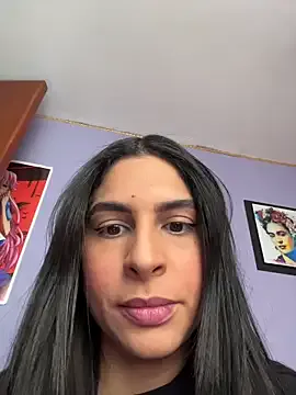 LauraCaruso – webcam model profile photo Image 13