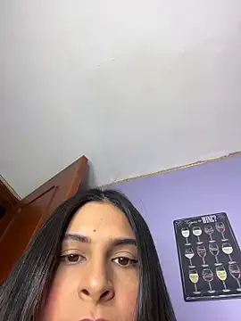 LauraCaruso – webcam model profile photo Image 16