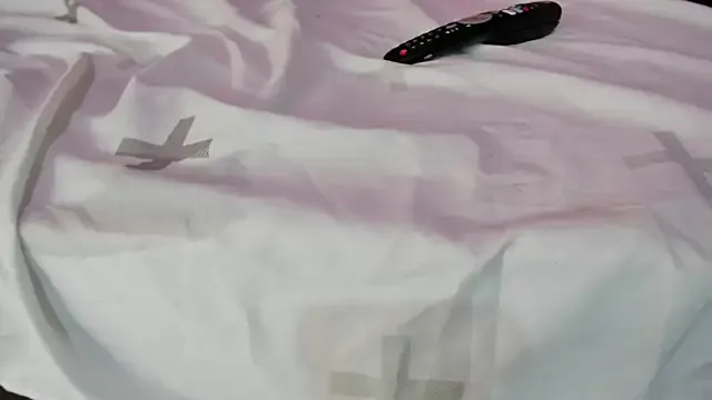 YaraDavis – webcam model profile photo Image 3