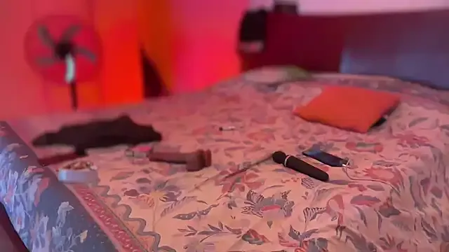 AmyBelmontt – webcam model profile photo Image 13