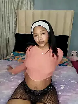 SashCarter – webcam model profile photo Image 3