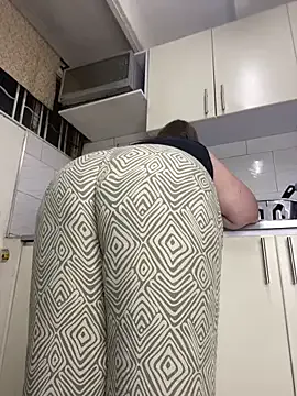 NiaPineda – webcam model profile photo Image 4