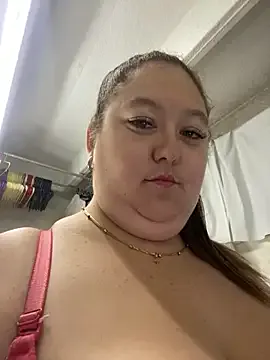 NiaPineda – webcam model profile photo Image 6