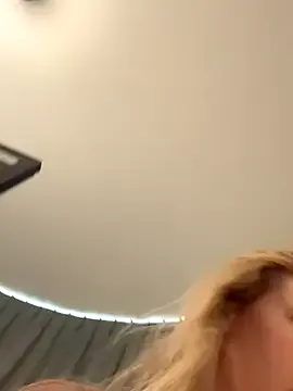 ashley69_brown – webcam model profile photo Image 9