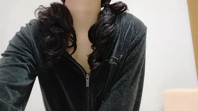 CheerryX – webcam model profile photo Image 9