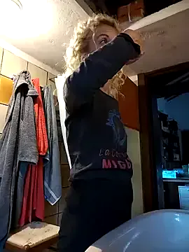 CassieGil – webcam model profile photo Image 13