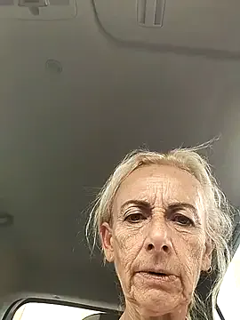 CassieGil – webcam model profile photo Image 3