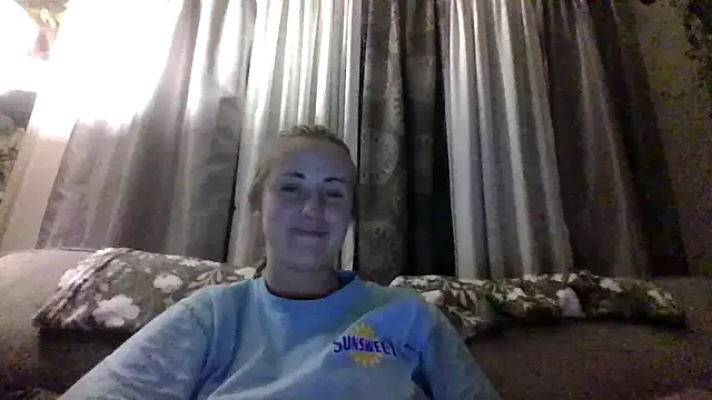 GianaBravo – webcam model profile photo Image 16