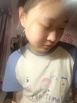 TeenieMarie – webcam model profile photo Image 2