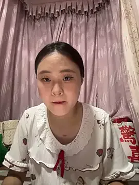 TeenieMarie – webcam model profile photo Image 3