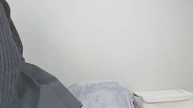 PaulinaSwift – webcam model profile photo Image 2