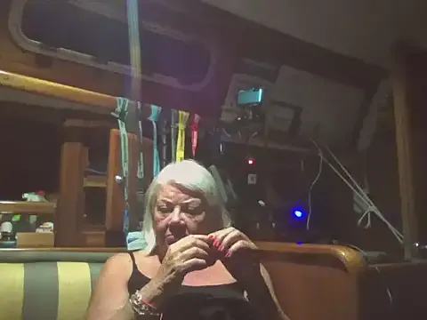 AmyBelmontt – webcam model profile photo Image 4