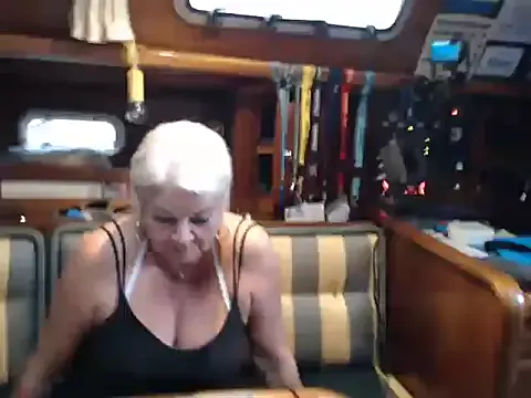 AmyBelmontt – webcam model profile photo Image 6