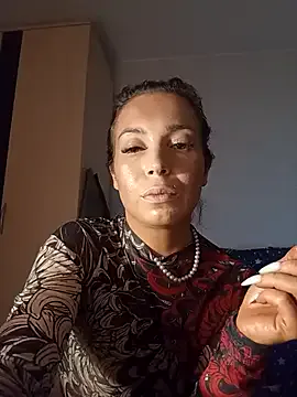 PaolaFalkon – webcam model profile photo Image 2