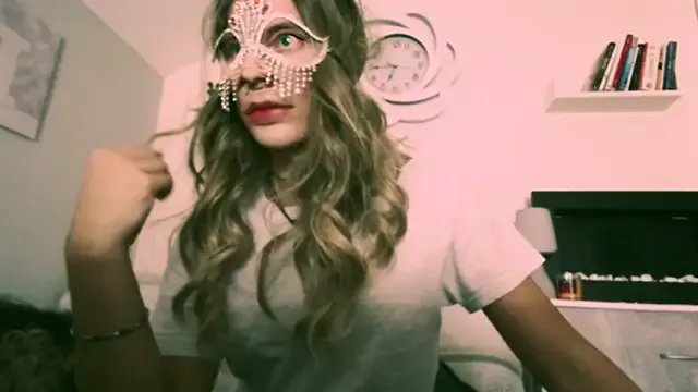 HanniRoss – webcam model profile photo Image 9