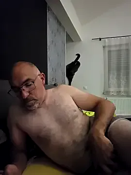 CassieGil – webcam model profile photo Image 2