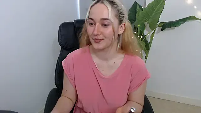 IrinaLevin – webcam model profile photo Image 6