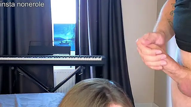 AbrilSilva – webcam model profile photo Image 5