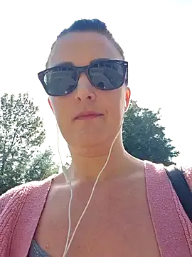 CharlotteCottin – webcam model profile photo Image 18