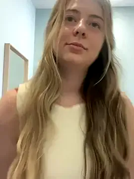 LyraCarvajal – webcam model profile photo Image 13