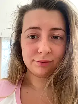 LyraCarvajal – webcam model profile photo Image 14