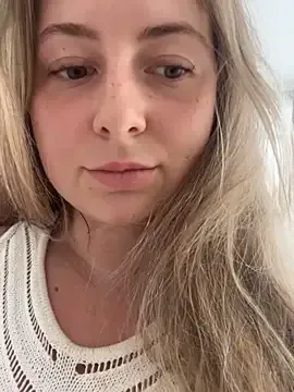 LyraCarvajal – webcam model profile photo Image 5