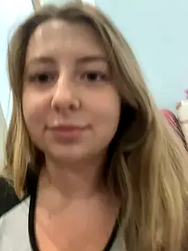 LyraCarvajal – webcam model profile photo Image 7