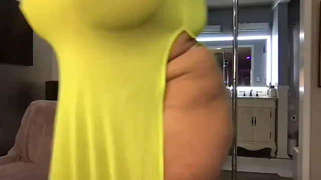 KataSalazar – webcam model profile photo Image 13