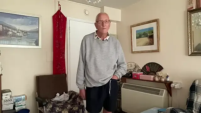 NaughtyNinaX – webcam model profile photo Image 17