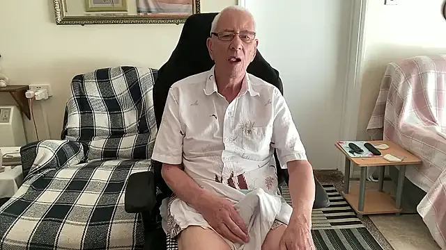 NaughtyNinaX – webcam model profile photo Image 5