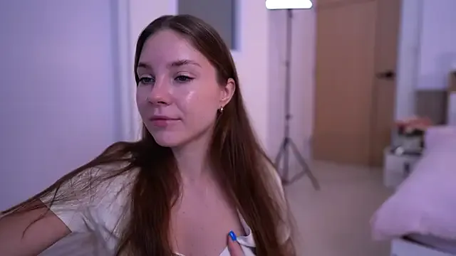 SkyLumen – webcam model profile photo Image 5