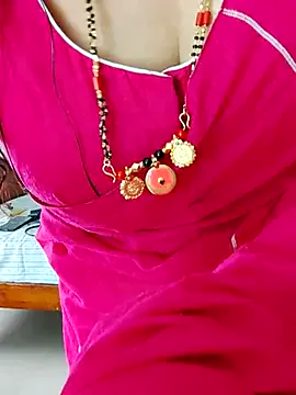 Ariana_TuFantasiaHot – webcam model profile photo Image 3