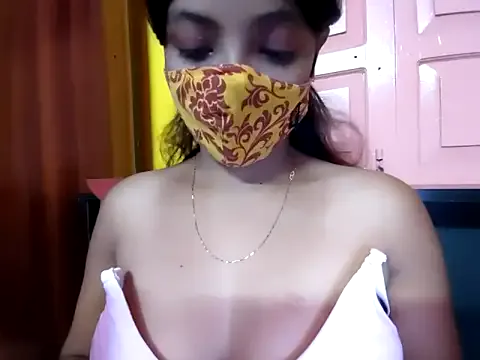 AmyBelmontt – webcam model profile photo Image 2