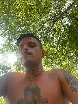 Donovan_Desmond – webcam model profile photo Image 12