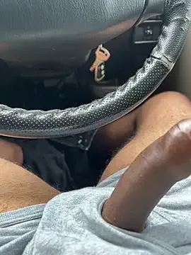 Noya – webcam model profile photo Image 3