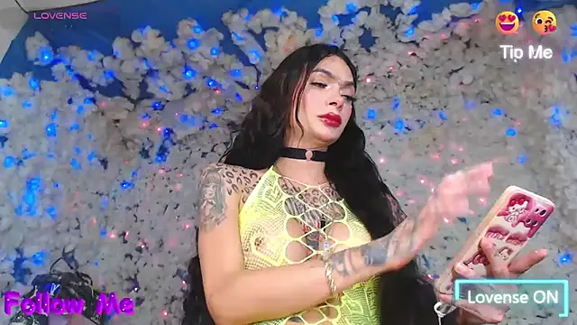 Playful_Adriana – webcam model profile photo Image 7